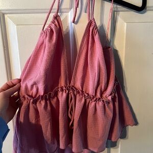 Bubblegum pink plunging halter top🌸